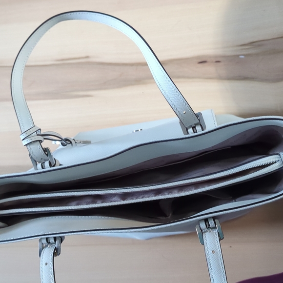 Michael Kors Jet Set White Saffiano Leather Shoulder Tote Bag Purse - Picture 2 of 4